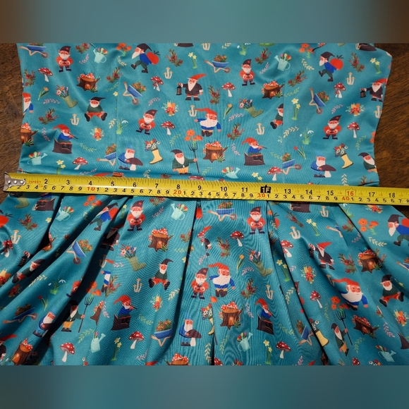 Women's Dolly And Dotty Amanda Garden Green Dress Size 10. - Picture 9 of 12